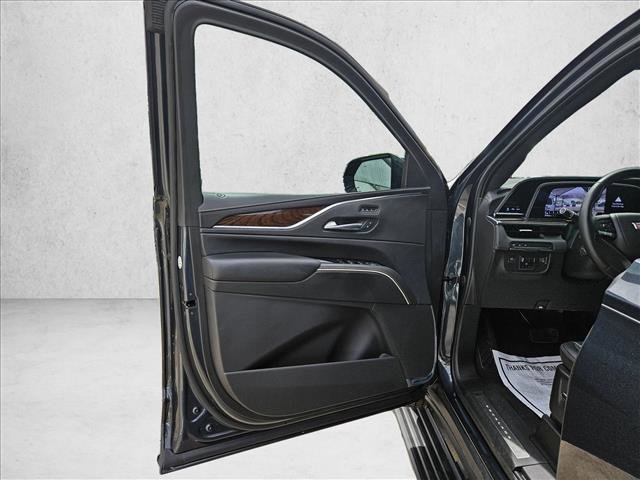 Used 2022 Cadillac Escalade ESV Premium Luxury Platinum RWD image 11