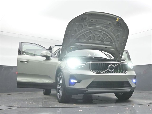 Used 2023 Volvo XC40 B5 Plus w/ Protection Package Premier image 52