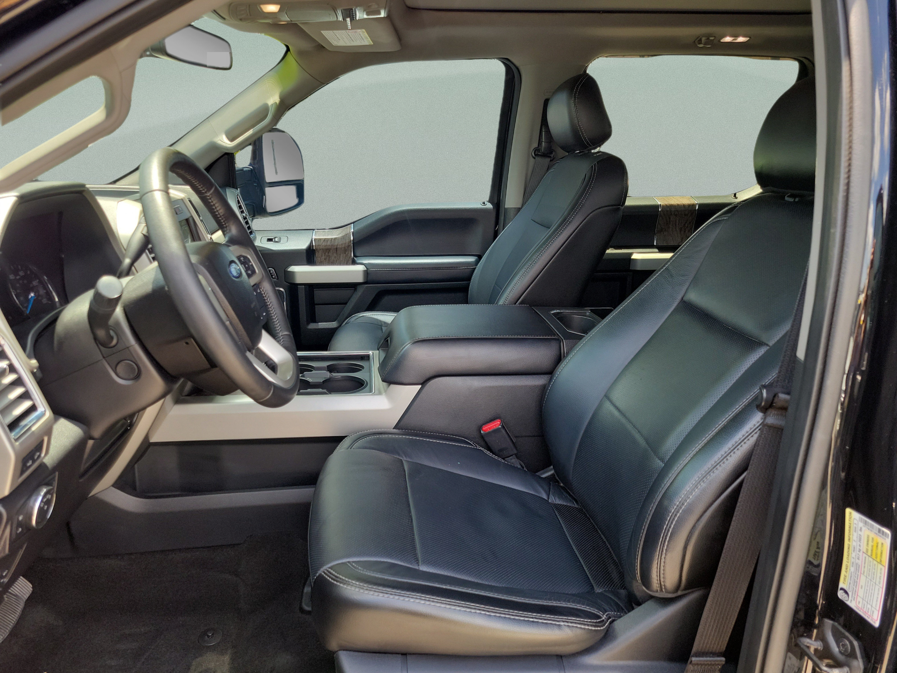 Used 2017 Ford F250 Lariat w/ Lariat Ultimate Package AWD/4WD image 17
