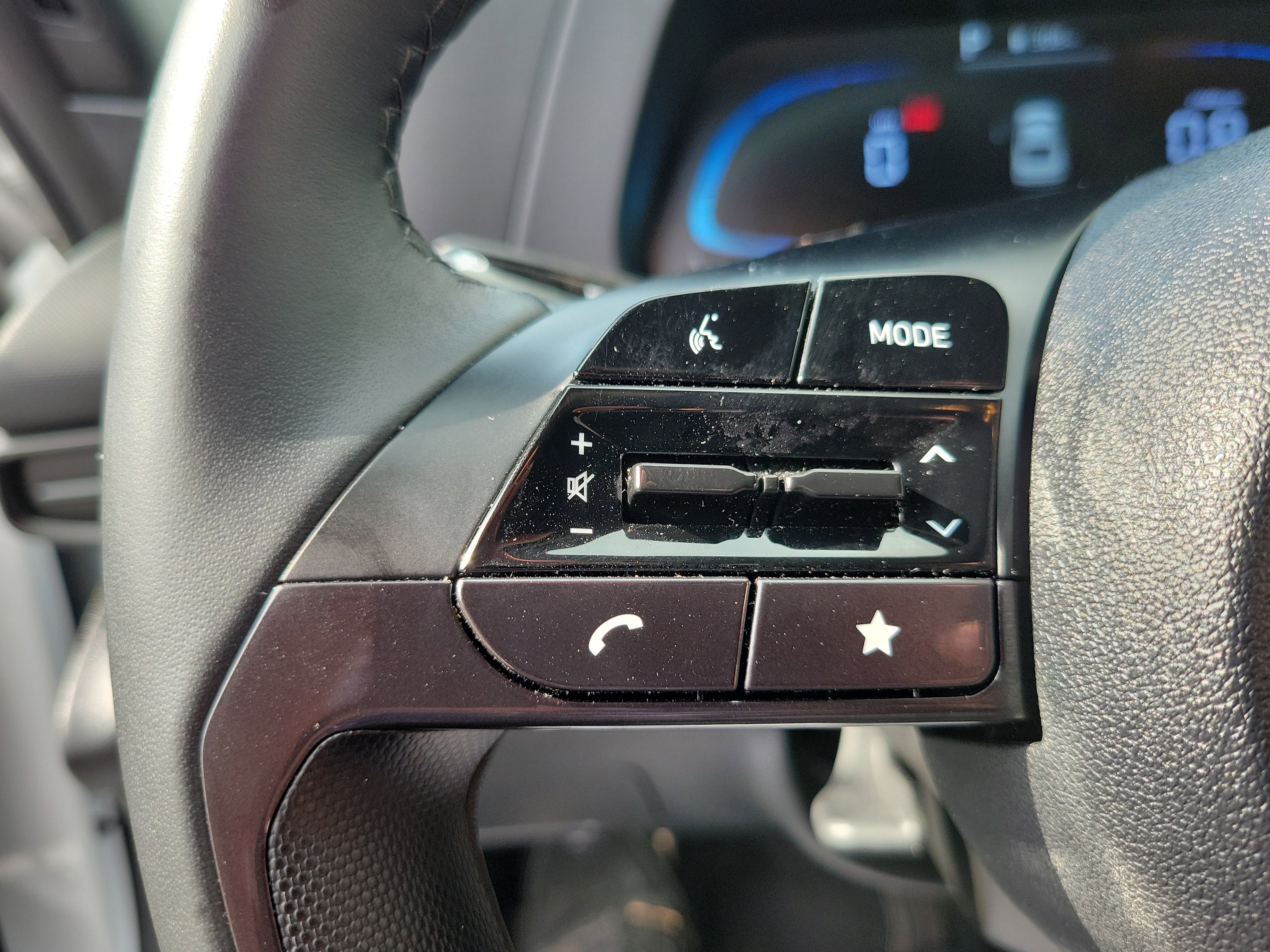 Certified 2025 Hyundai Elantra Sport image 7