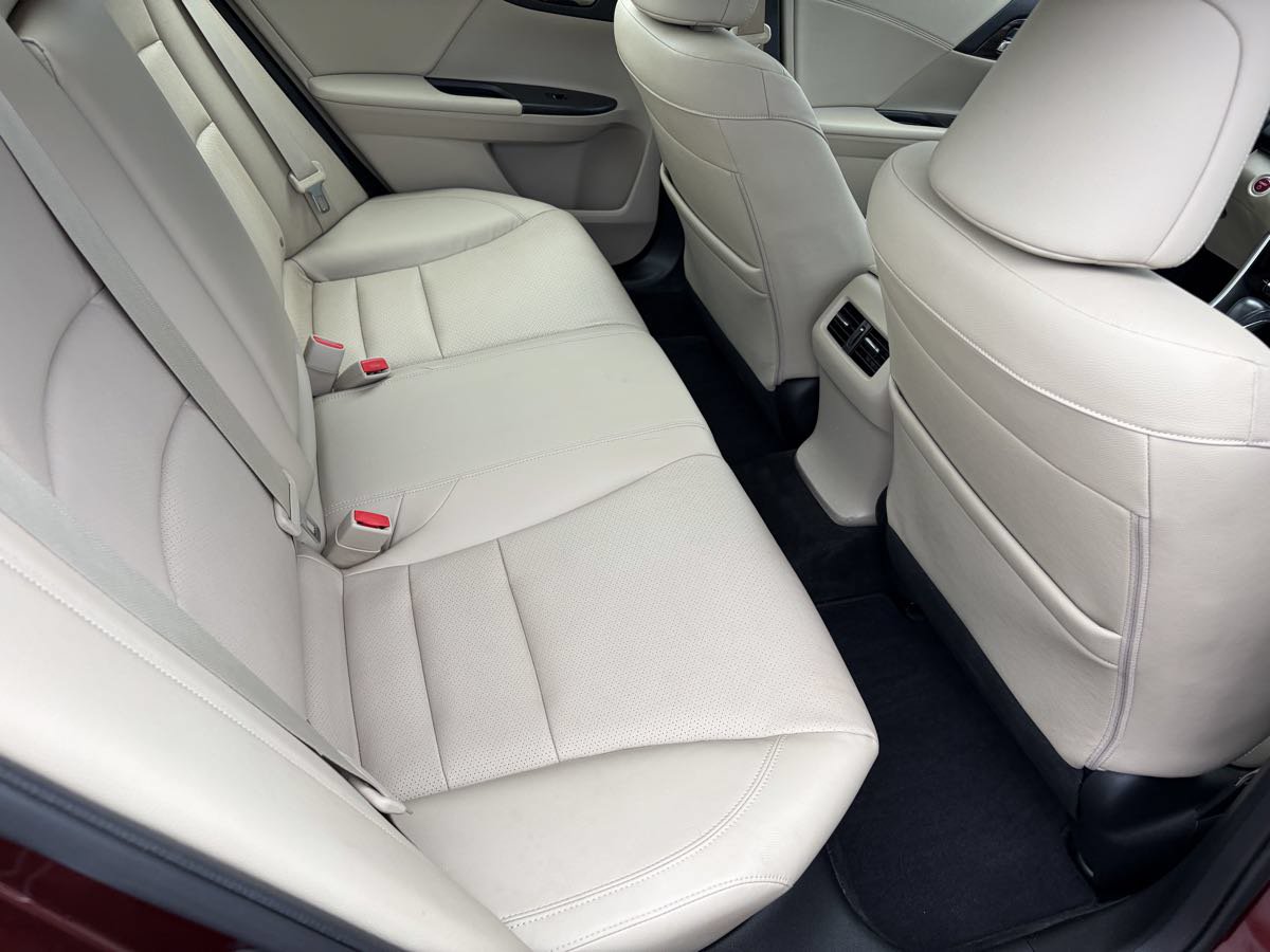Used 2017 Honda Accord EX-L image 22