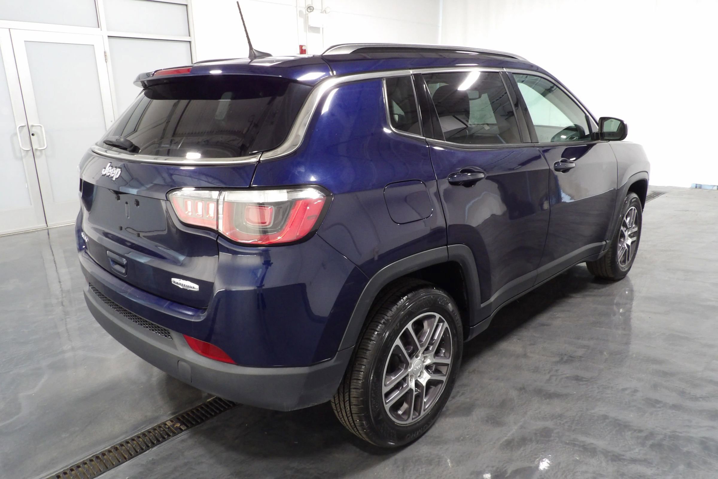 Used 2019 Jeep Compass Latitude w/ Cold Weather Group image 4