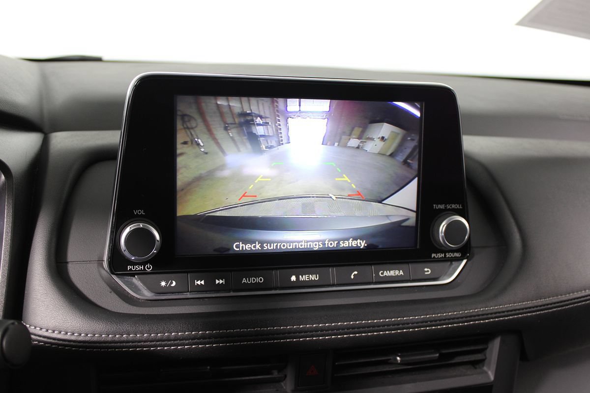 Used 2024 Nissan Rogue S FWD image 15