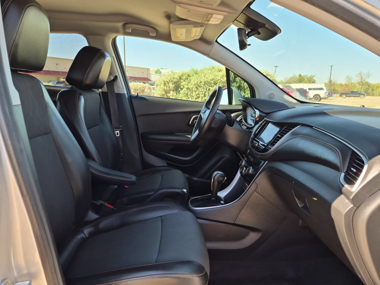 Used 2021 Chevrolet Trax LT w/ Sport Edition FWD image 25