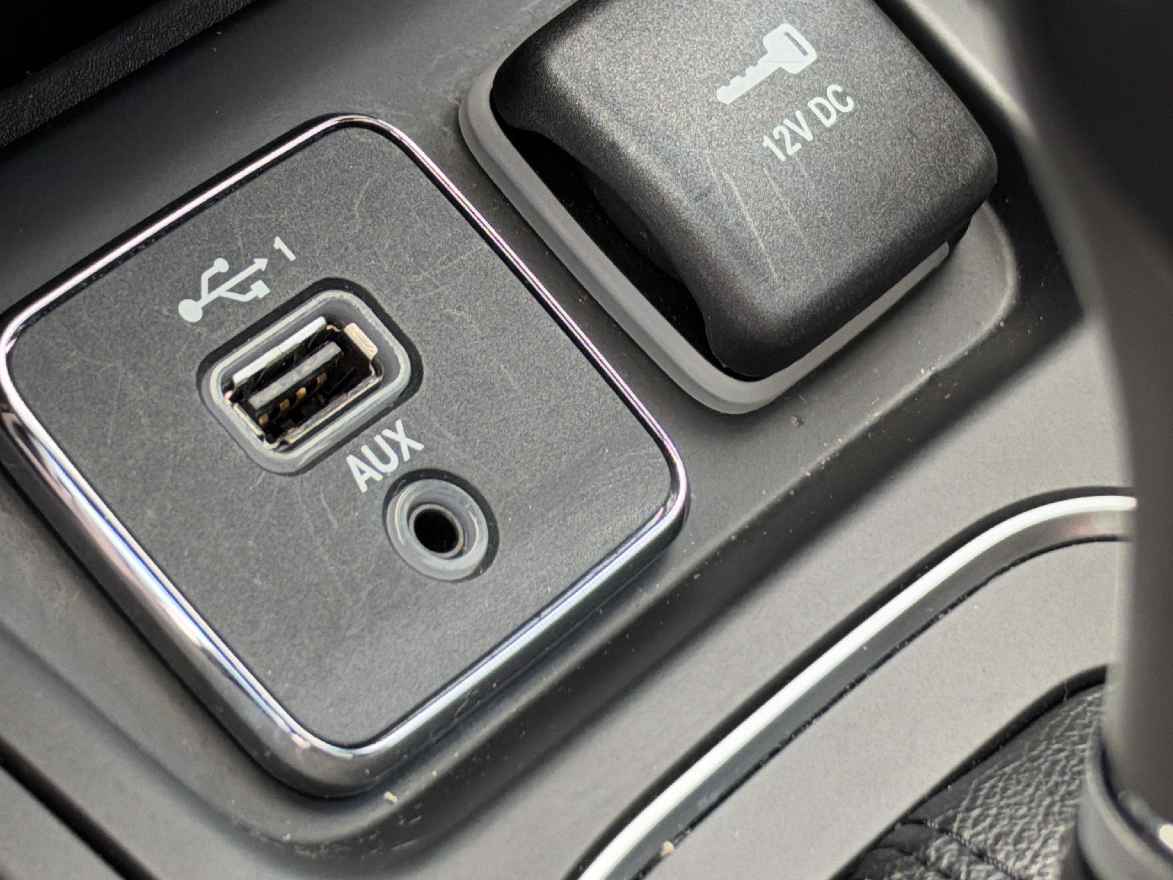 Used 2021 Jeep Cherokee Latitude Lux 80th Anniv w/ Quick Order Package 26U 80TH FWD image 37