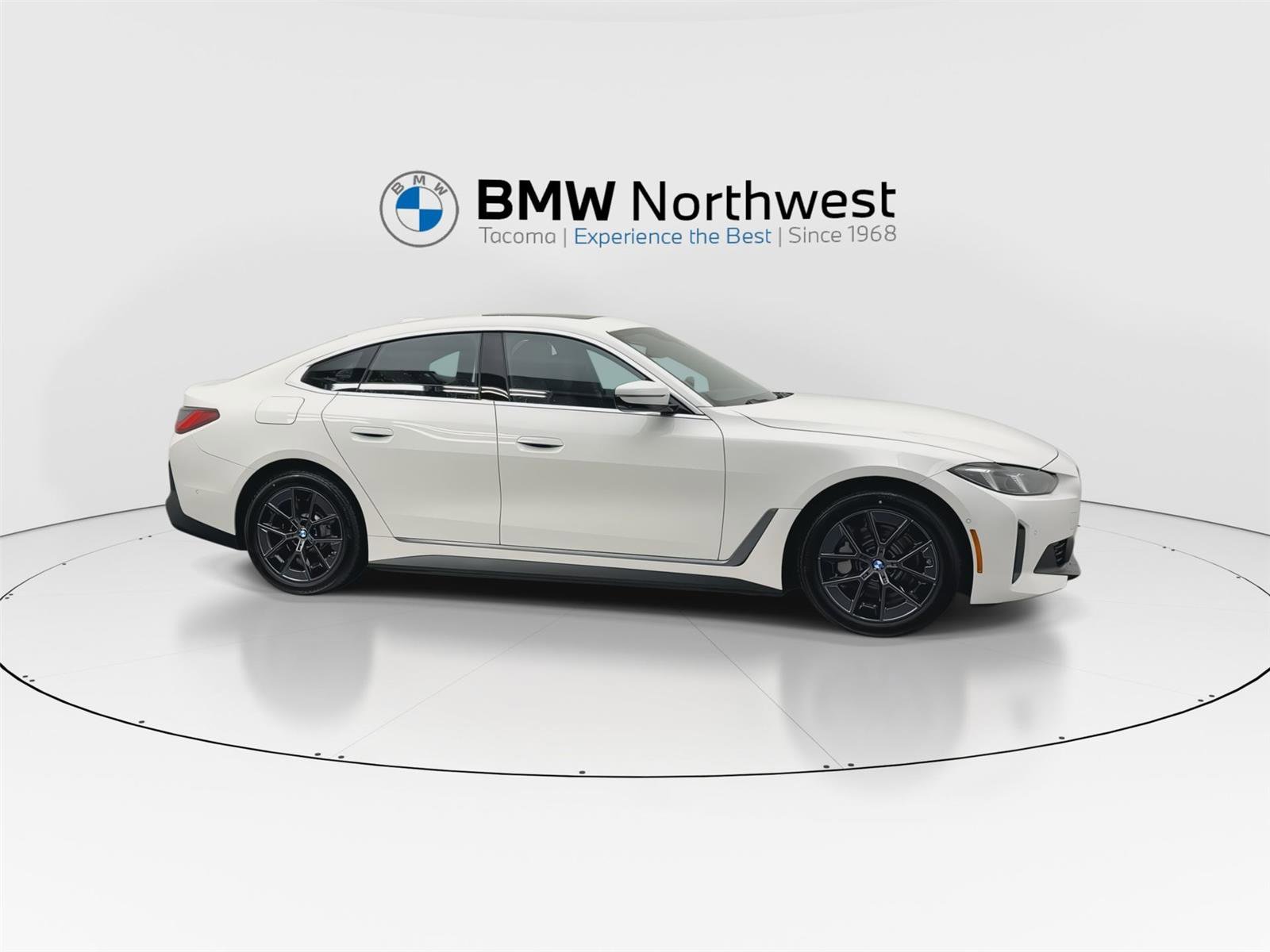 Used 2026 BMW i4 xDrive40i w/ Parking Assistance Package image 5