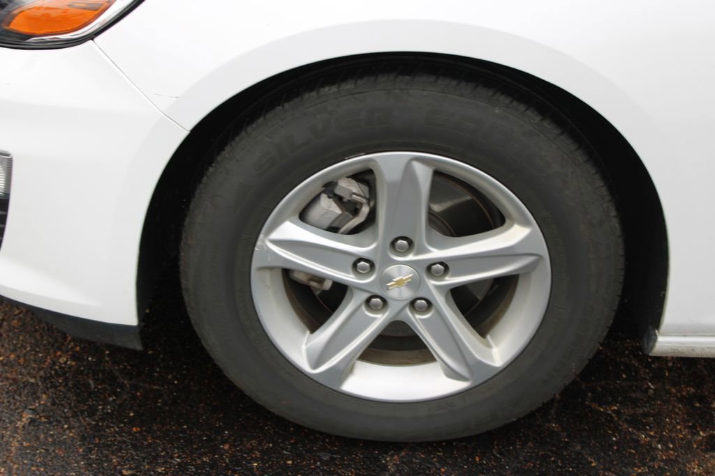 Used 2024 Chevrolet Malibu LT image 36