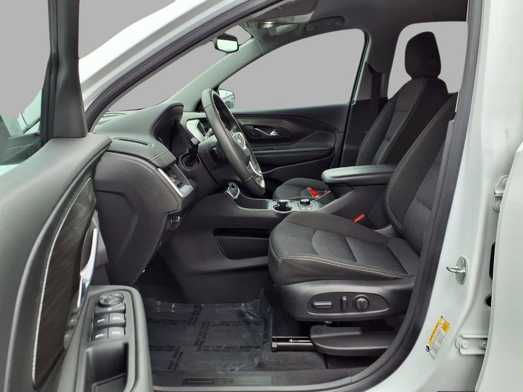 Used 2023 GMC Terrain SLE w/ Driver Convenience Package image 22