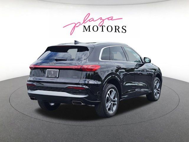 Certified 2025 Audi Q5 Premium w/ Convenience Package AWD/4WD image 5