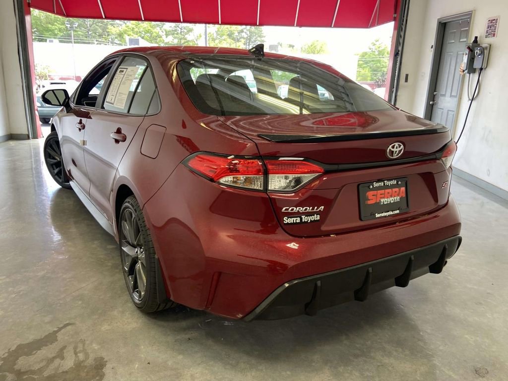 Used 2026 Toyota Corolla SE w/ SE Package FWD image 5