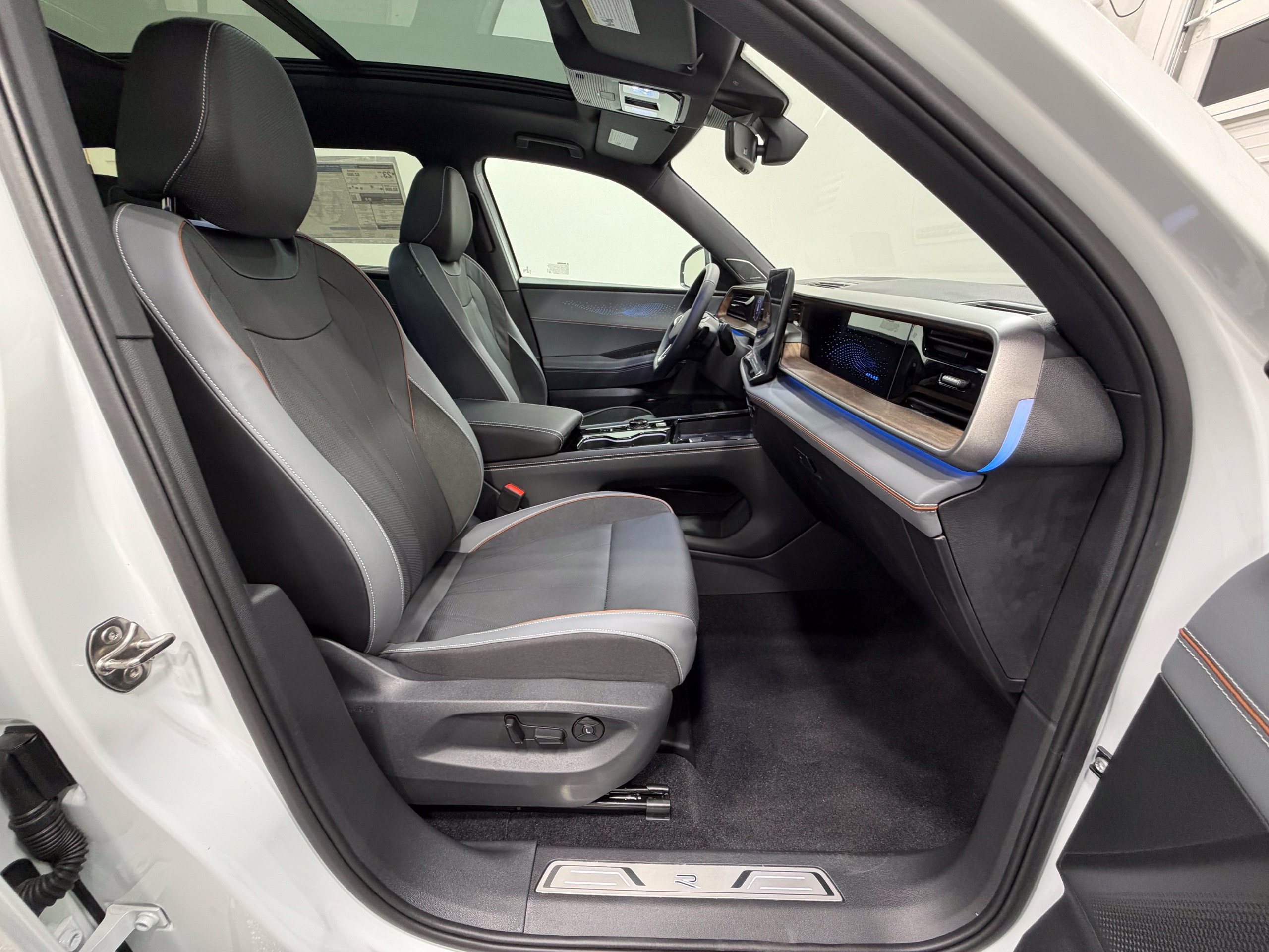New 2027 Volkswagen Atlas SEL Premium R-Line AWD/4WD image 42