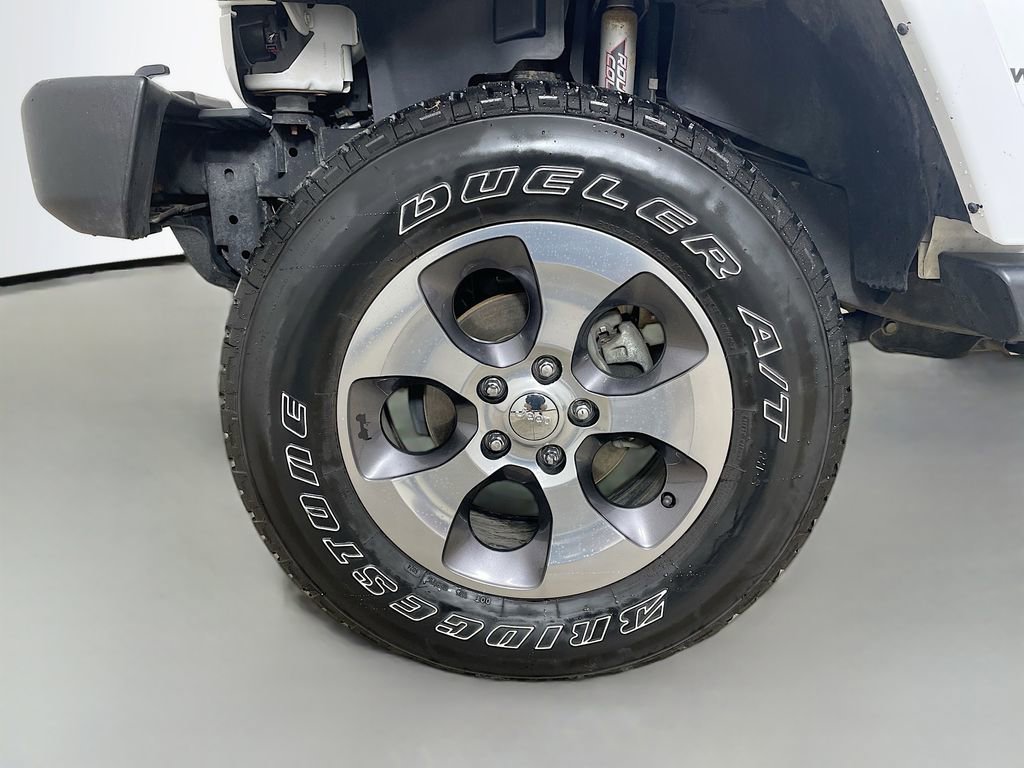 Used 2016 Jeep Wrangler Unlimited Sahara image 28