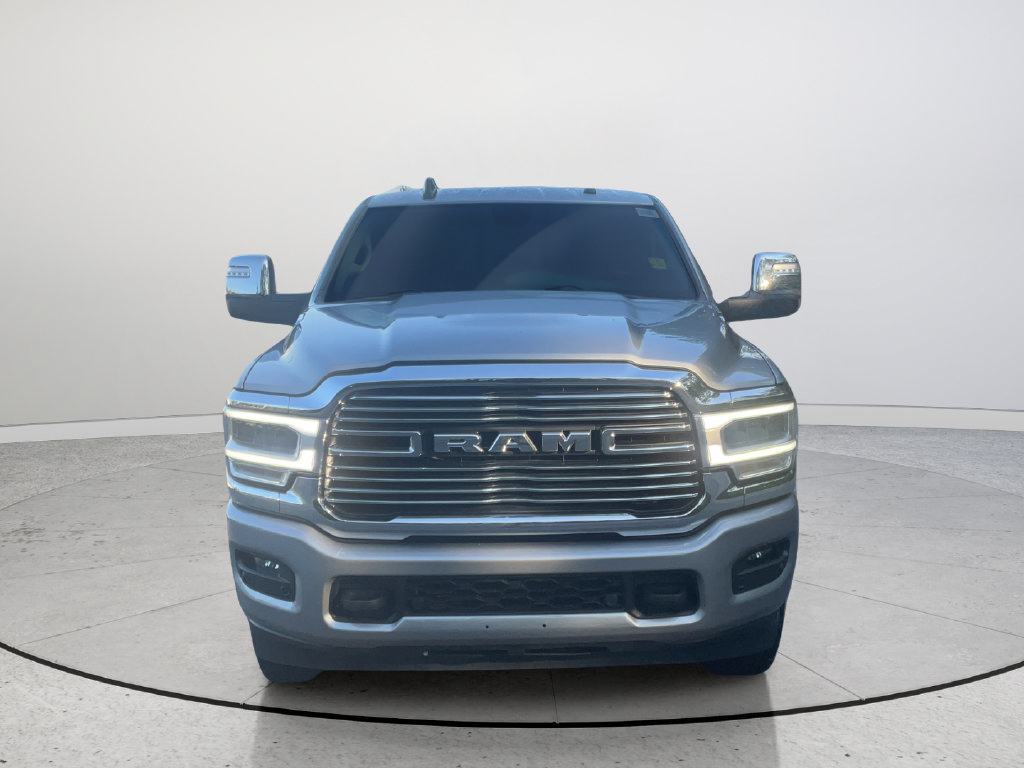 Used 2024 RAM 2500 Laramie AWD/4WD image 3