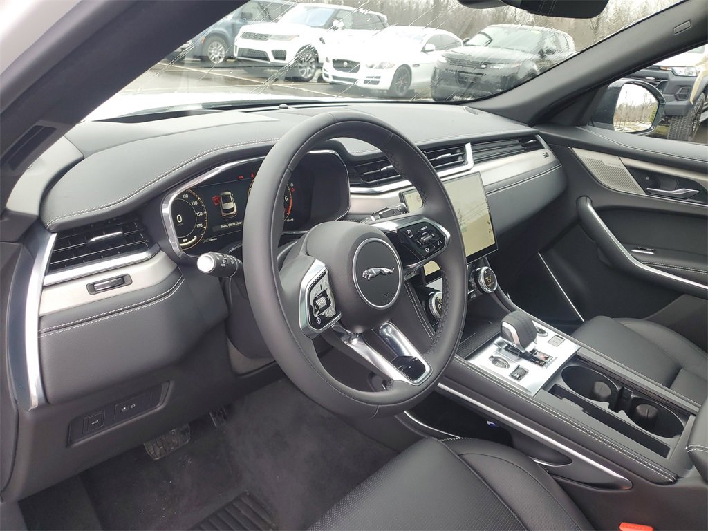 New 2025 Jaguar F-PACE R-Dynamic S image 13
