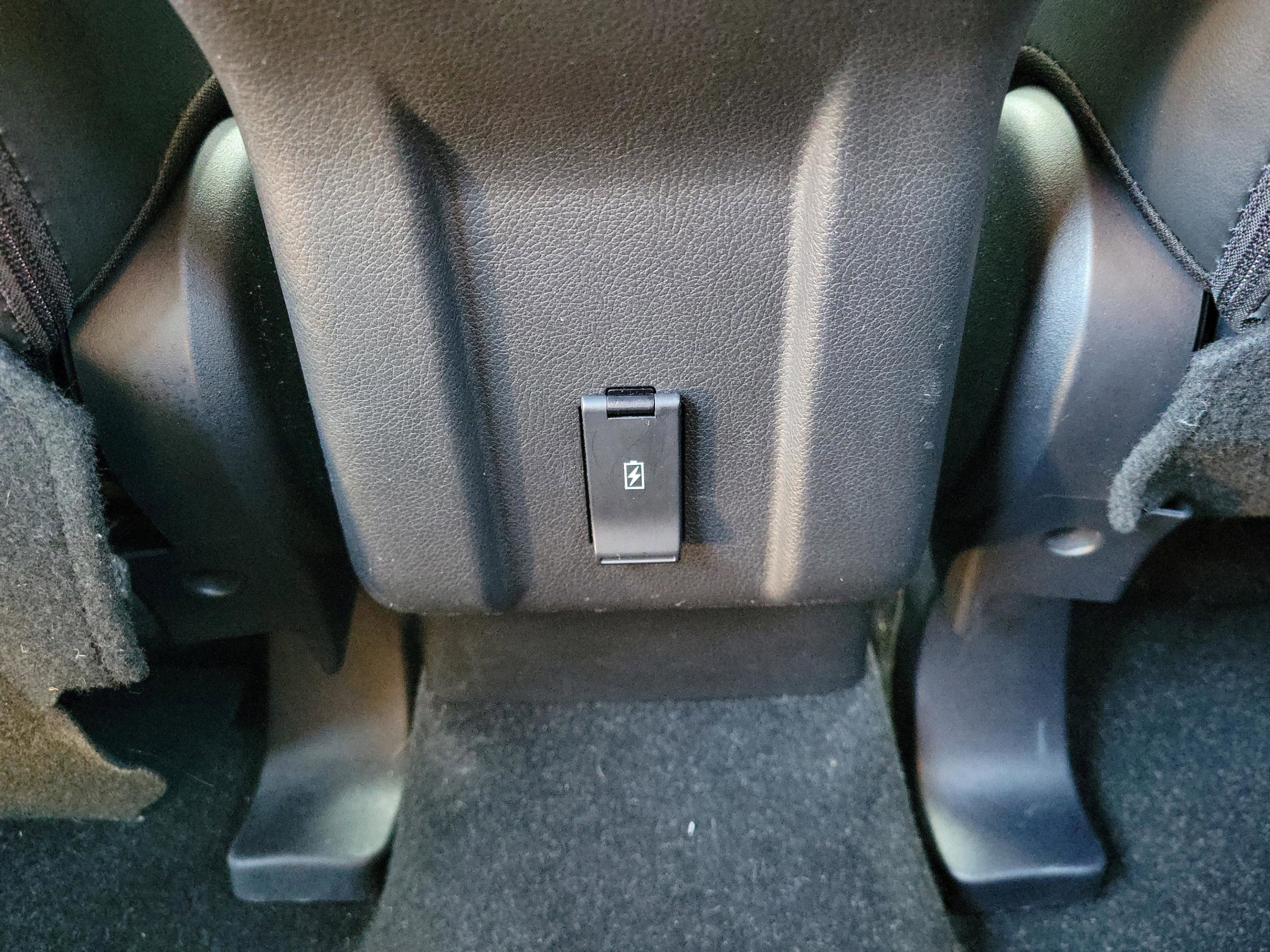 Used 2020 Mitsubishi Outlander SE image 15