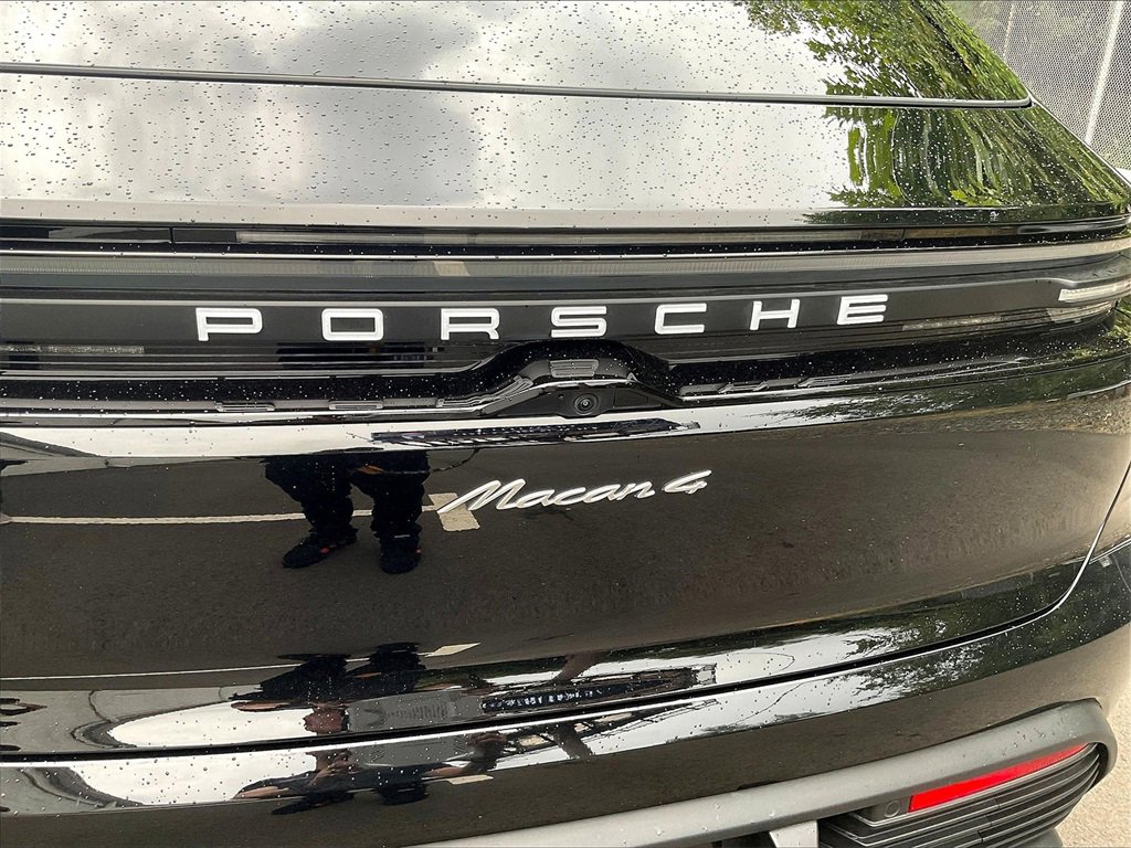 Certified 2024 Porsche Macan 4 Electric image 33