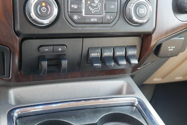 Used 2015 Ford F350 Lariat image 23