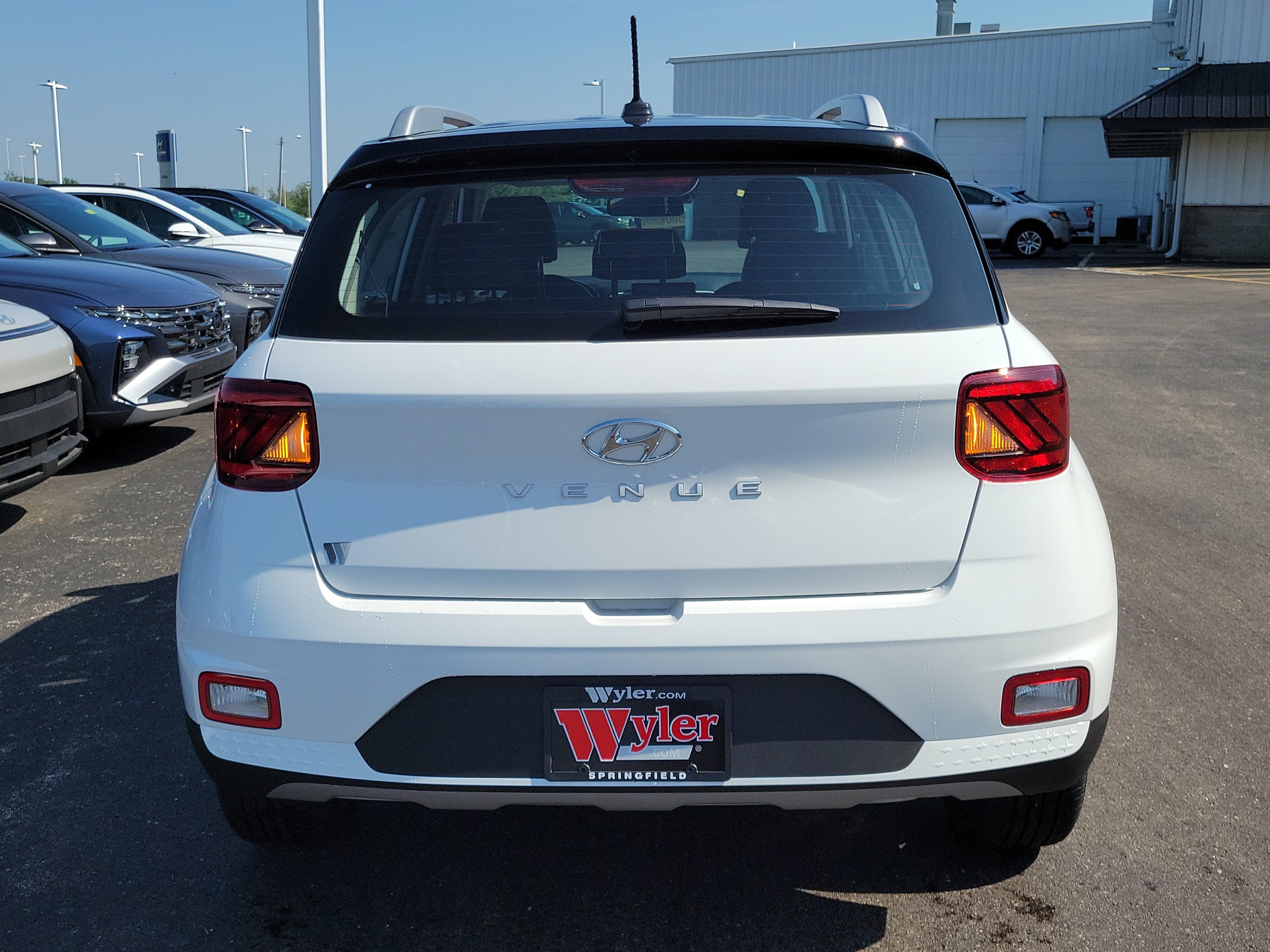 New 2026 Hyundai Venue SEL FWD image 4