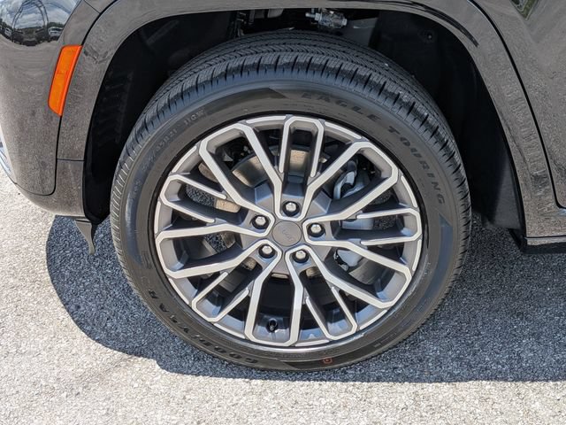 New 2026 Jeep Grand Cherokee Summit AWD/4WD image 11