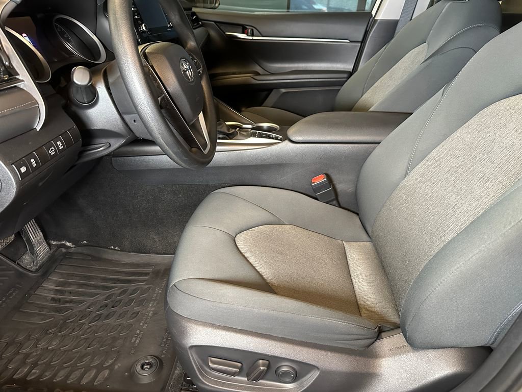 Used 2022 Toyota Camry LE AWD/4WD image 19