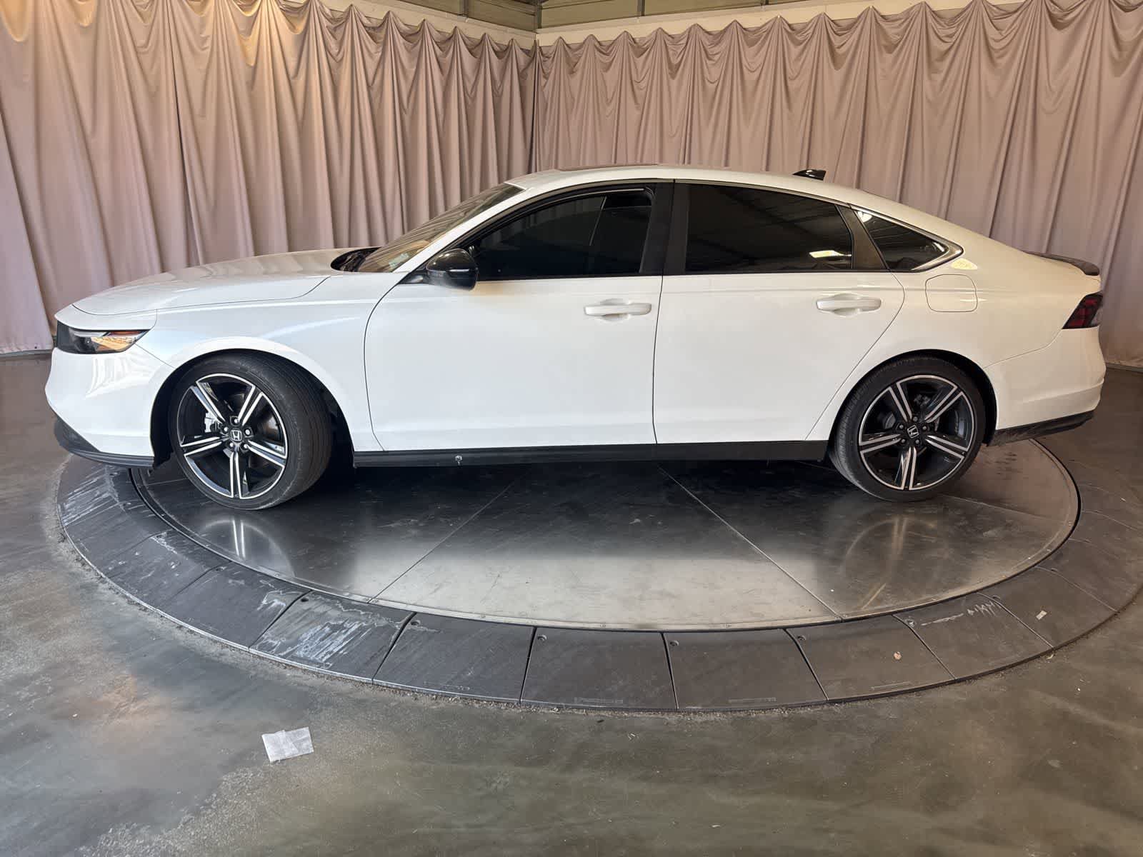 Used 2023 Honda Accord Sport image 8