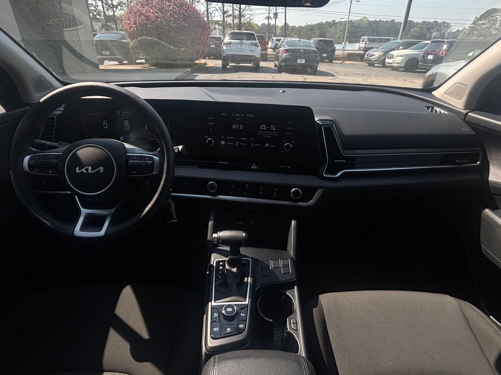 Used 2025 Kia Sportage LX image 32