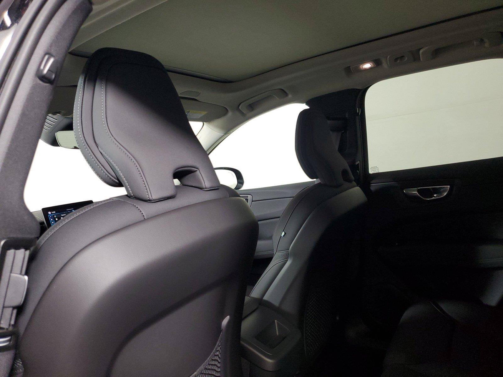 New 2026 Volvo XC60 B5 Core AWD/4WD image 14