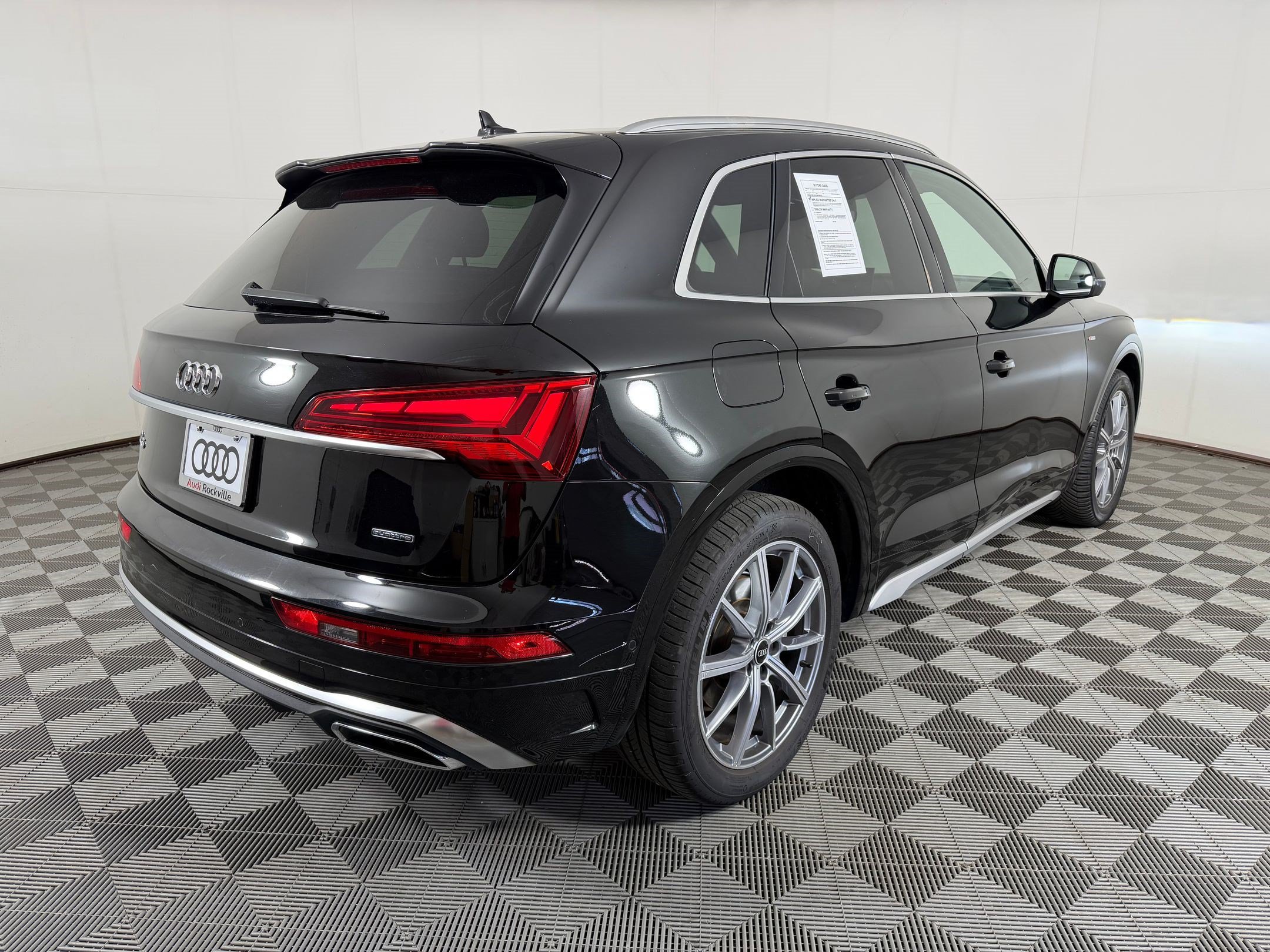 Used 2021 Audi Q5 e Prestige AWD/4WD image 9