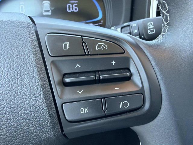 Used 2025 Hyundai Venue SEL FWD image 24