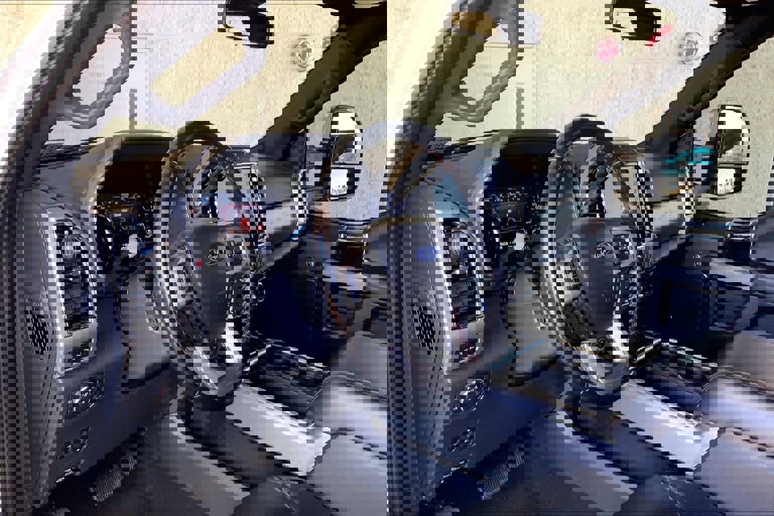 Used 2022 Ford F450 Platinum w/ FX4 Off-Road Package image 18