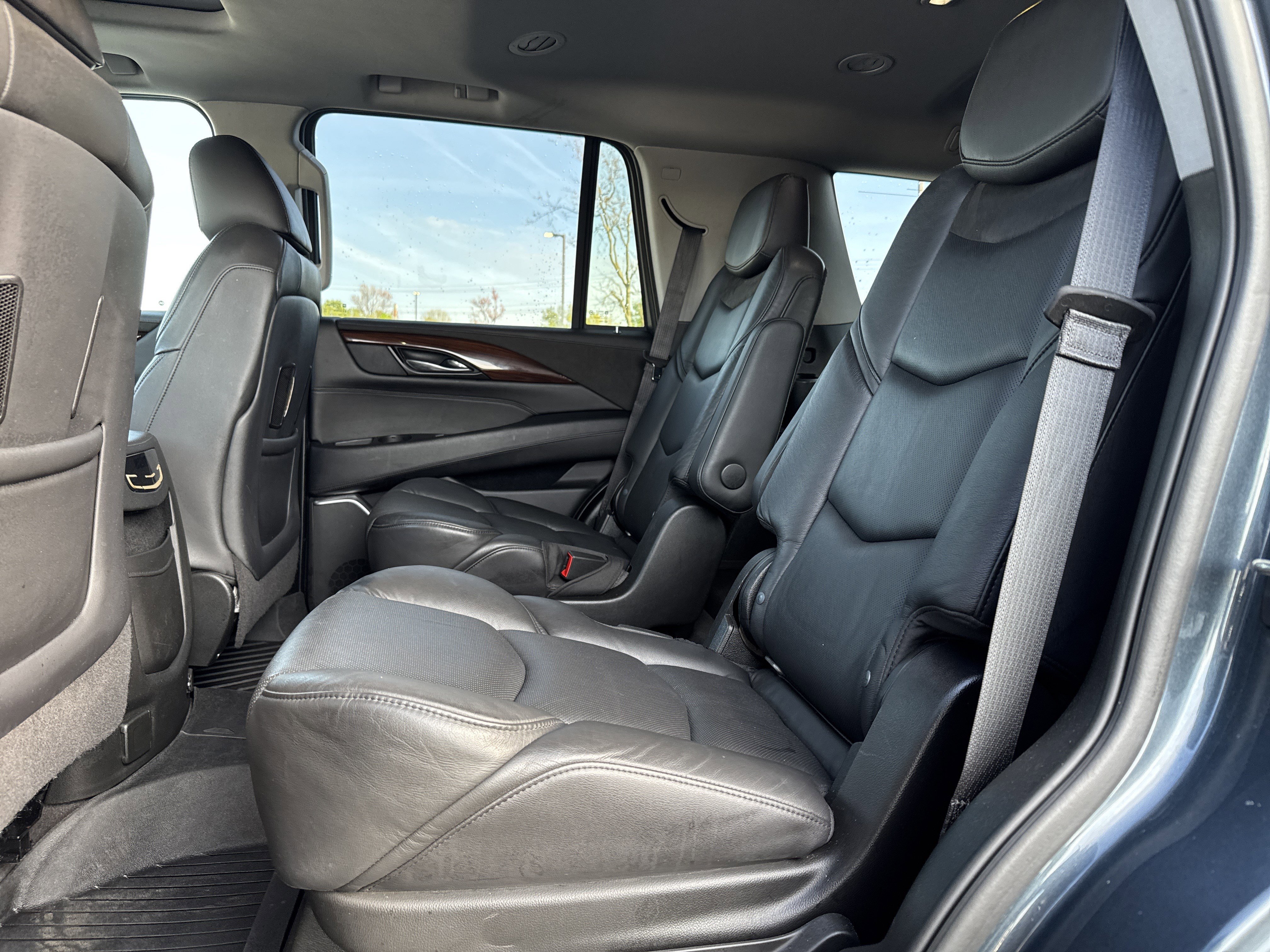 Used 2020 Cadillac Escalade Luxury image 32