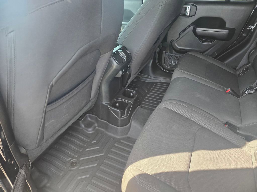 Used 2023 Jeep Gladiator Willys image 13