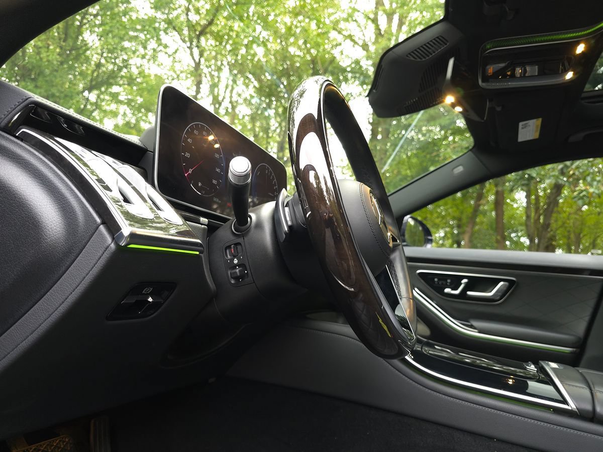 Used 2023 Mercedes-Benz S 580e 4MATIC Sedan w/ Warmth & Comfort Package image 29