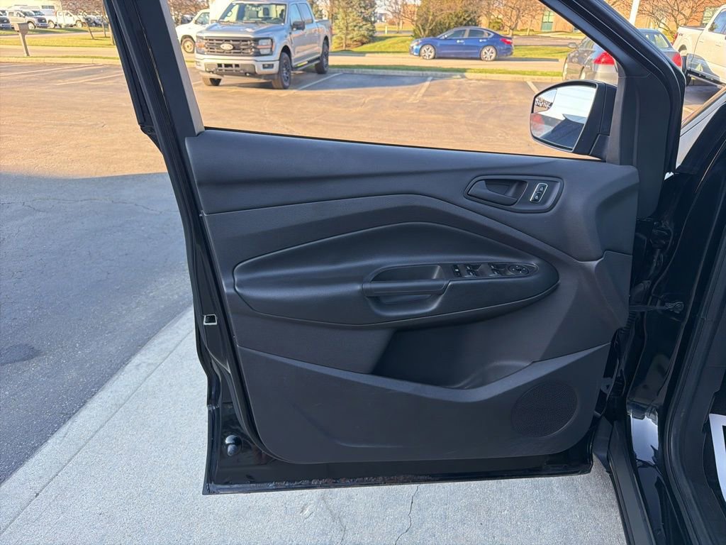 Used 2015 Ford Escape S image 21