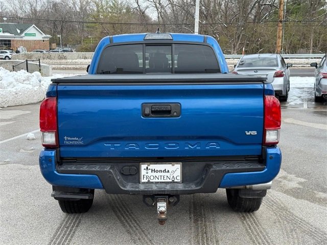 Used 2016 Toyota Tacoma TRD Sport image 5