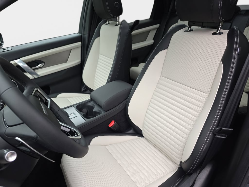 New 2026 Land Rover Discovery Sport Landmark AWD/4WD image 15