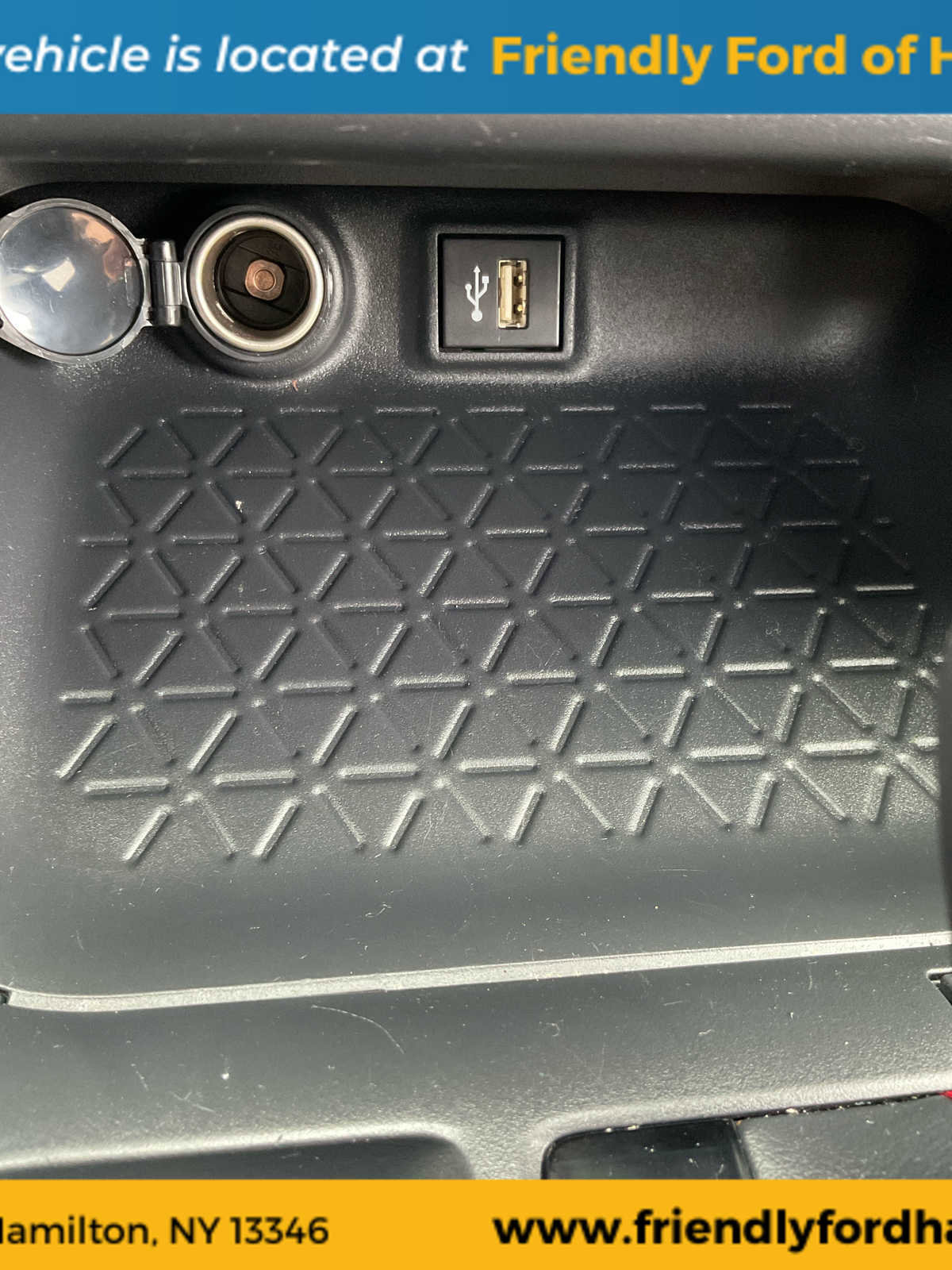 Used 2024 Toyota RAV4 SE w/ Weather & Moonroof Package image 28