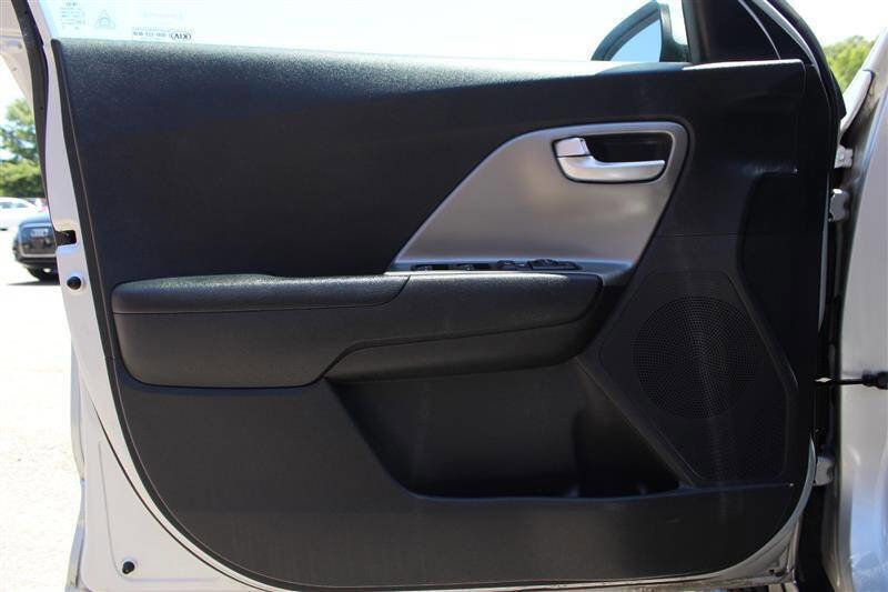 Used 2019 Kia Niro LX FWD image 11