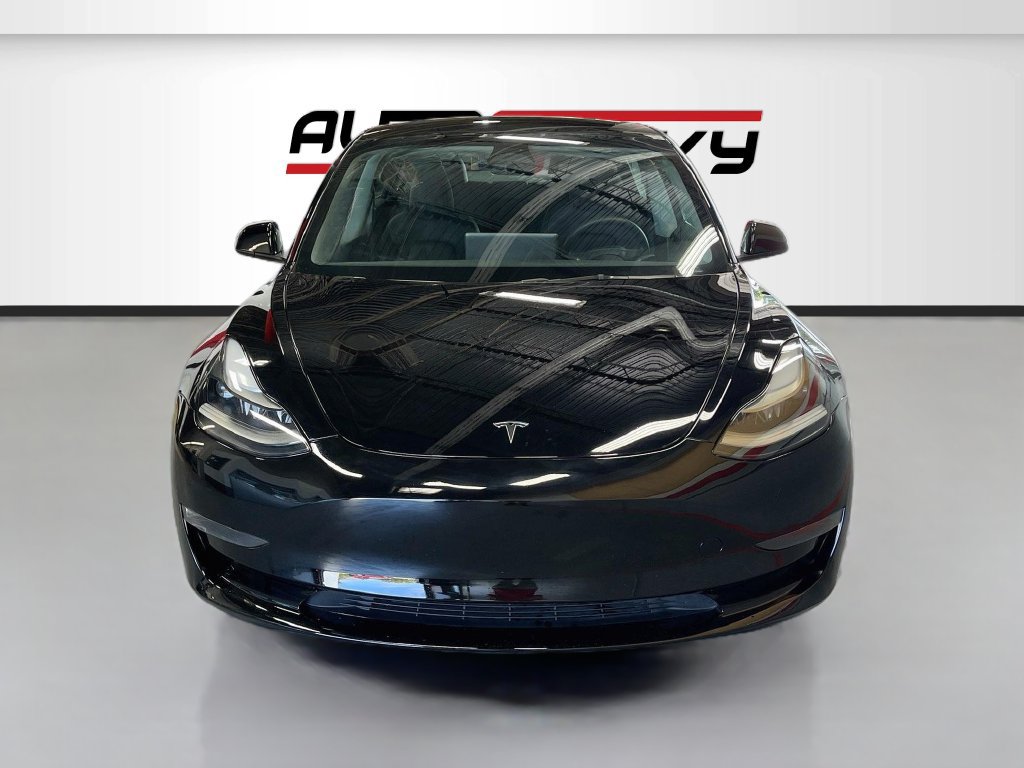 Used 2023 Tesla Model 3 Standard Range RWD image 2