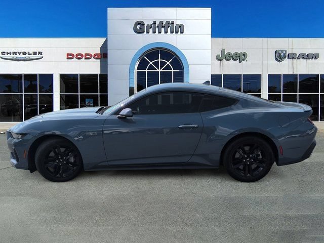 Used 2025 Ford Mustang GT RWD image 10