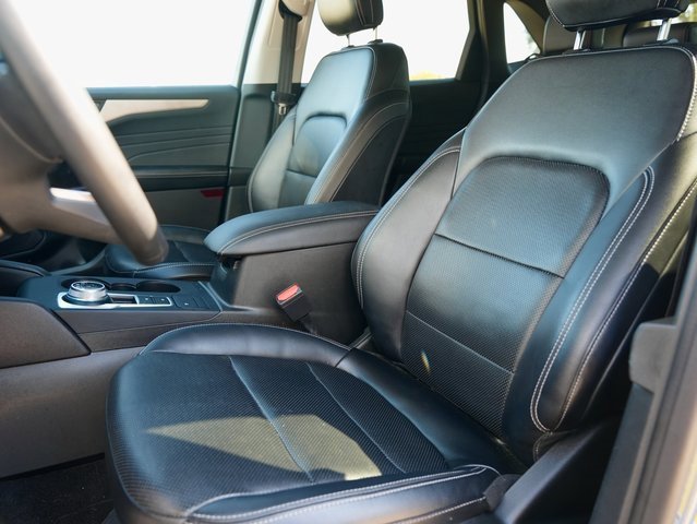 Used 2022 Ford Escape SEL w/ Technology Package image 14