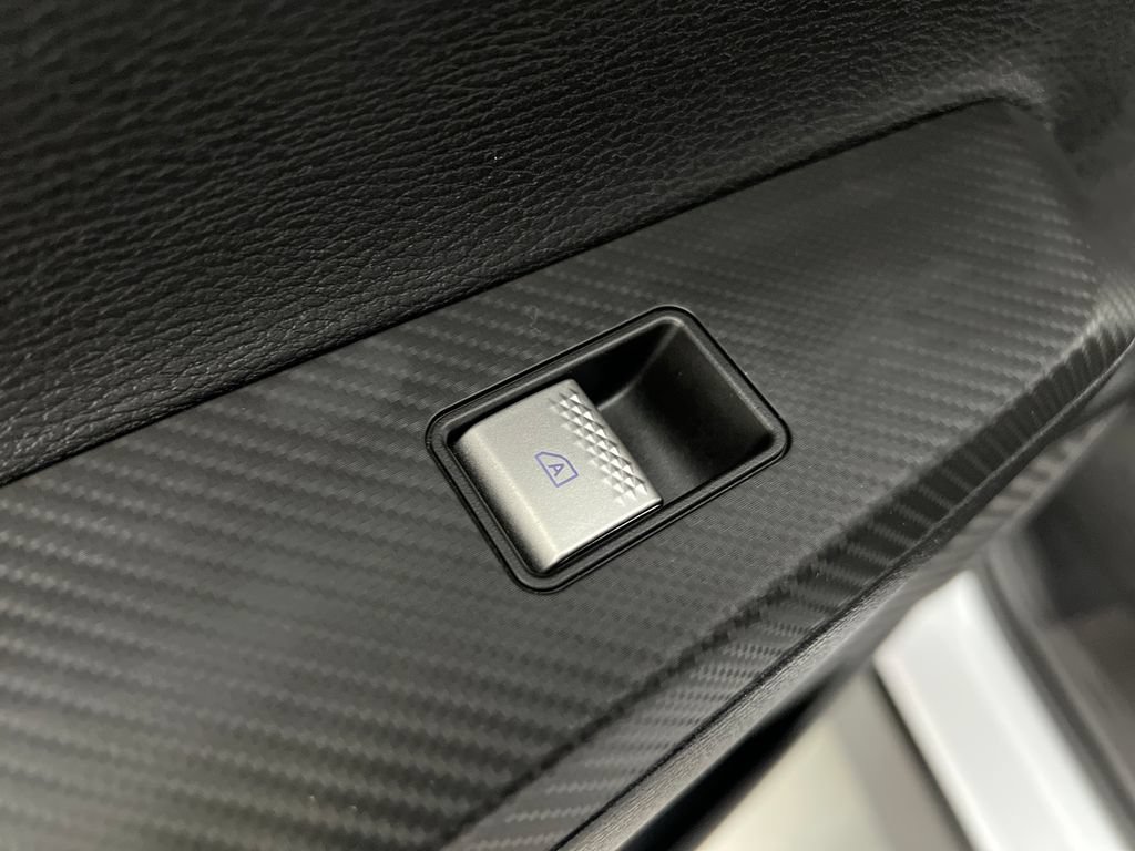 Used 2025 Mitsubishi Outlander SE AWD/4WD image 21