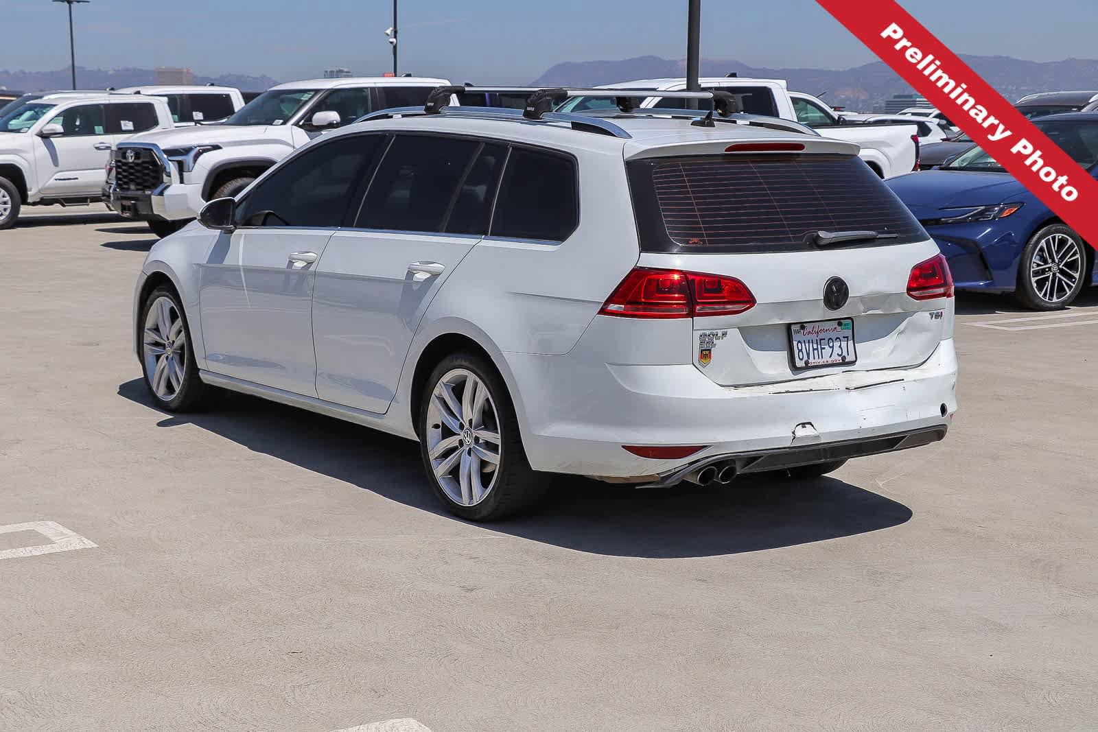 Used 2017 Volkswagen Golf SportWagen FWD image 7