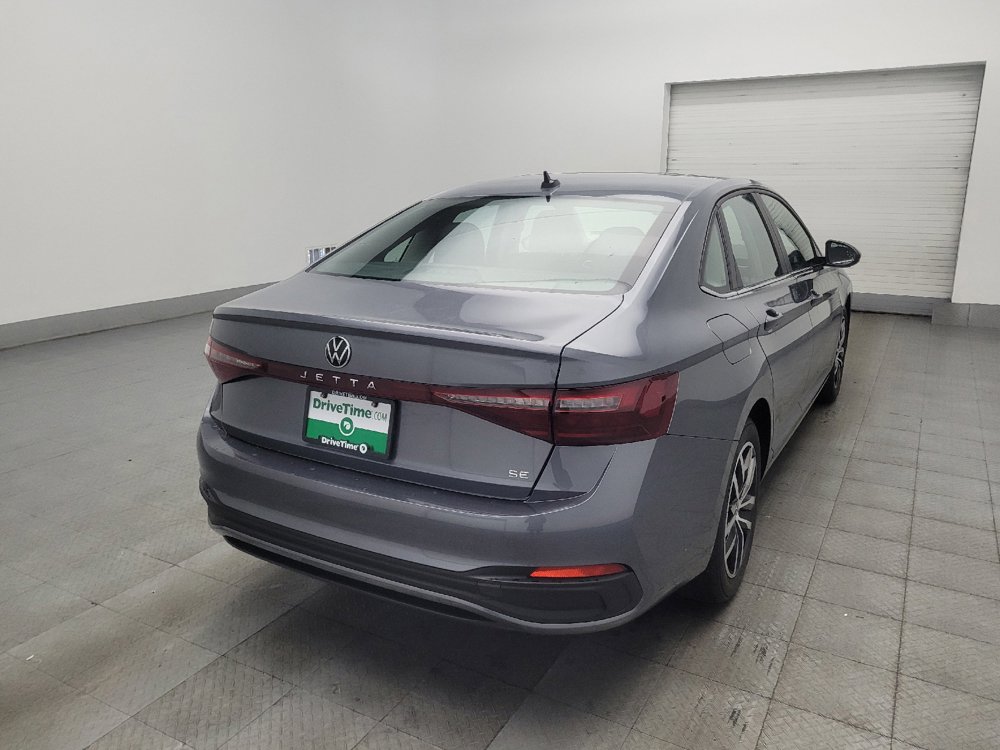 Used 2025 Volkswagen Jetta SE FWD image 9