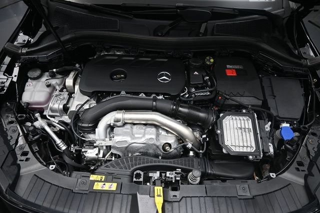 Certified 2025 Mercedes-Benz GLA 250 image 32