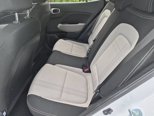 Used 2025 Hyundai Venue SEL FWD image 27