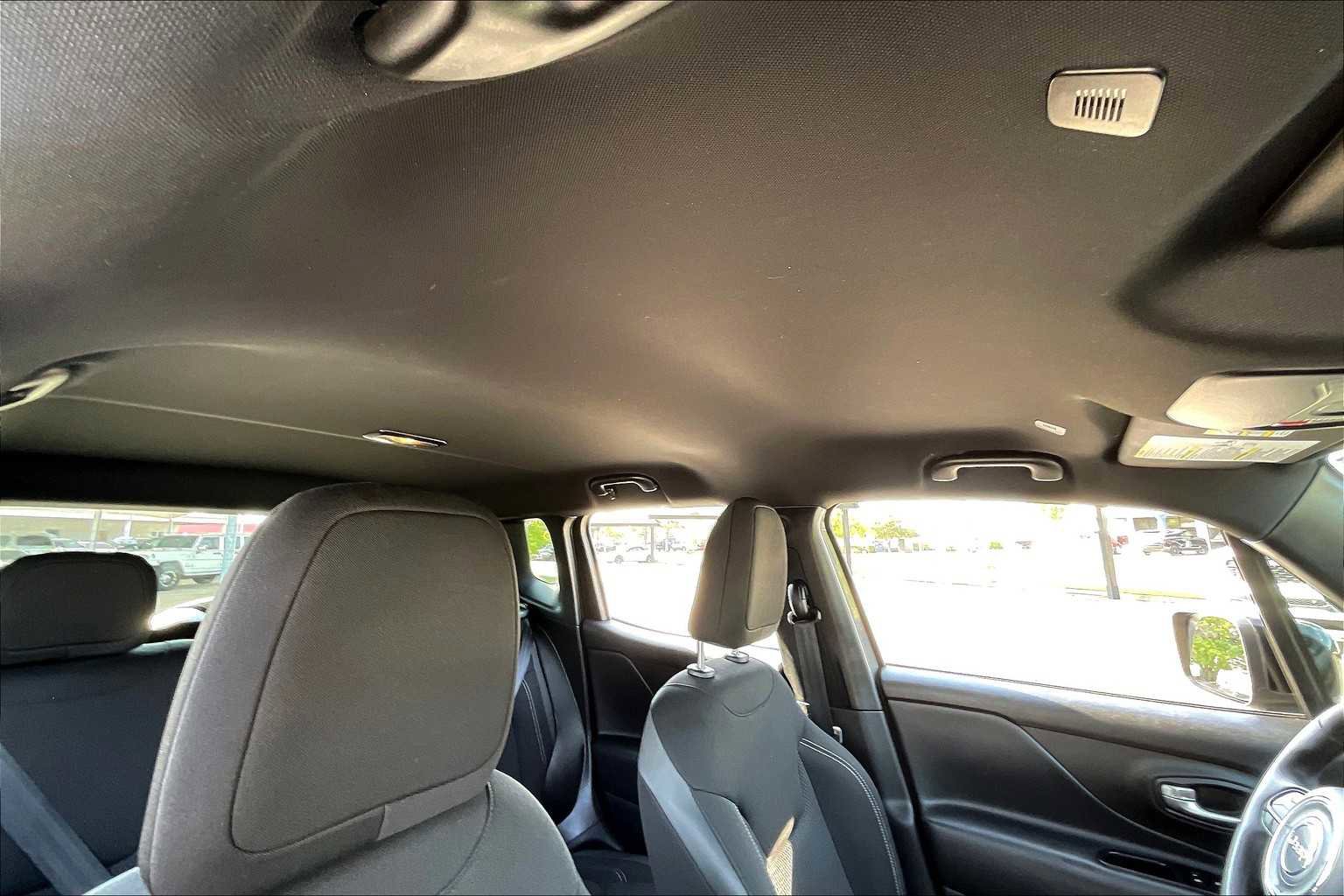 Certified 2022 Jeep Renegade Altitude image 13