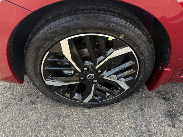 New 2025 Nissan Versa SR w/ Trunk Package image 9