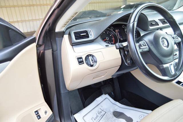 Used 2013 Volkswagen CC Sport FWD image 26