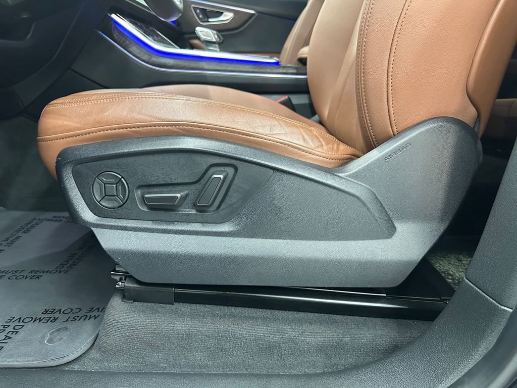 Used 2020 Audi Q8 Premium Plus w/ Premium Plus Package image 32